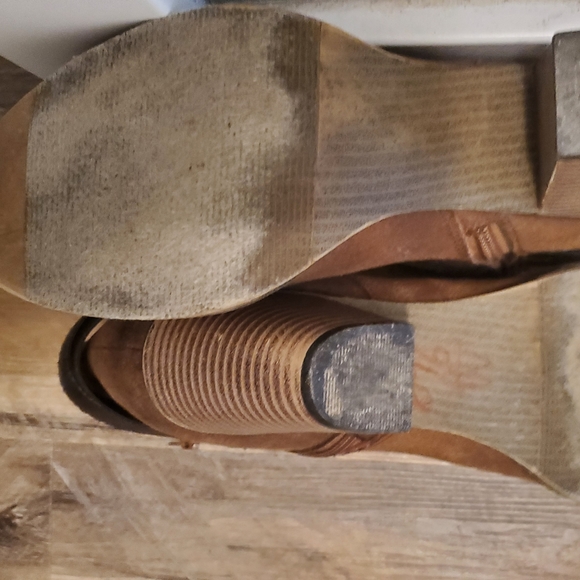 Short brown boots - Picture 5 of 5